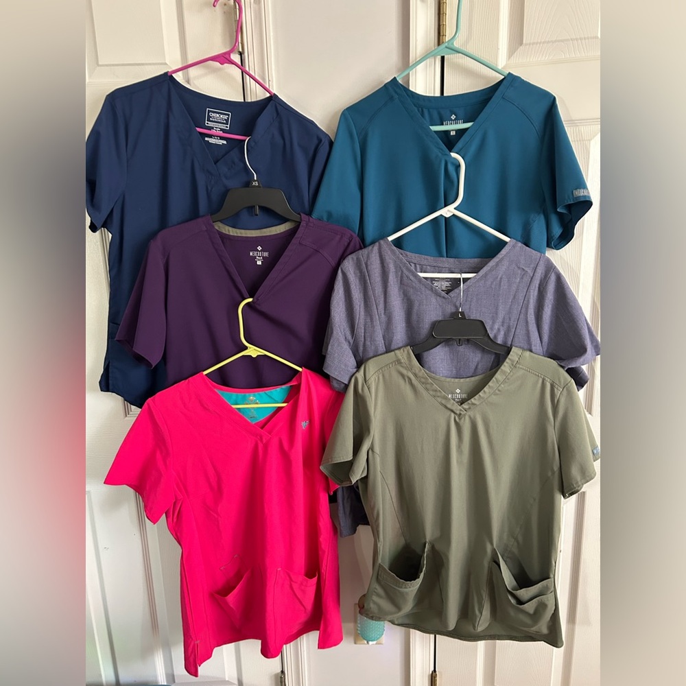 Bundle of Women's V-Neck Scrub Tops -med couture,cuddle duds,Cherokee